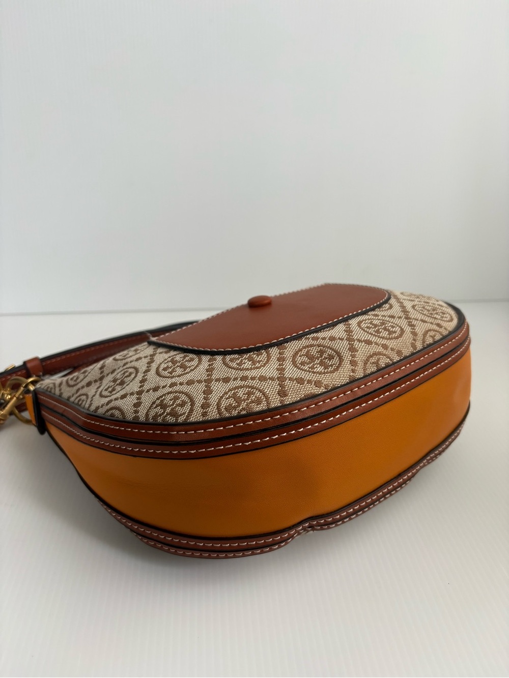 Tory Burch Crescent Crossbody Bag tan brown Color Handbag small  EUC - Picture 11 of 17